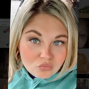 Meet your Posher, Brittney